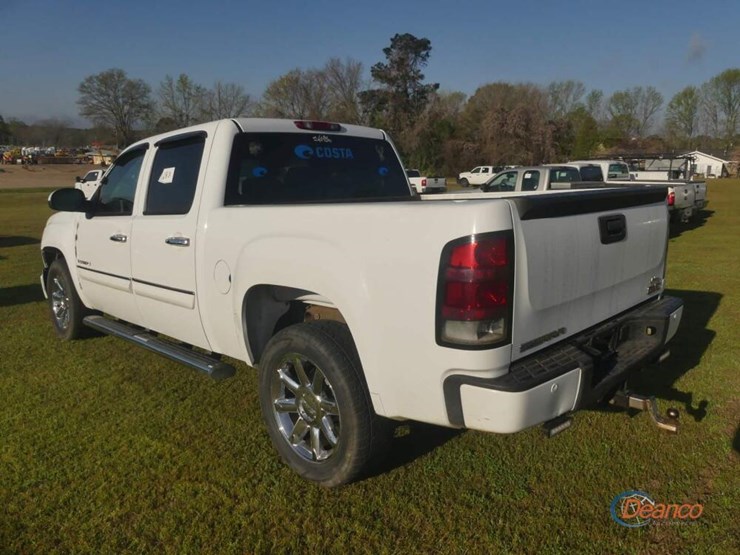 2007-gmc-sierra-1500-denali-image-3