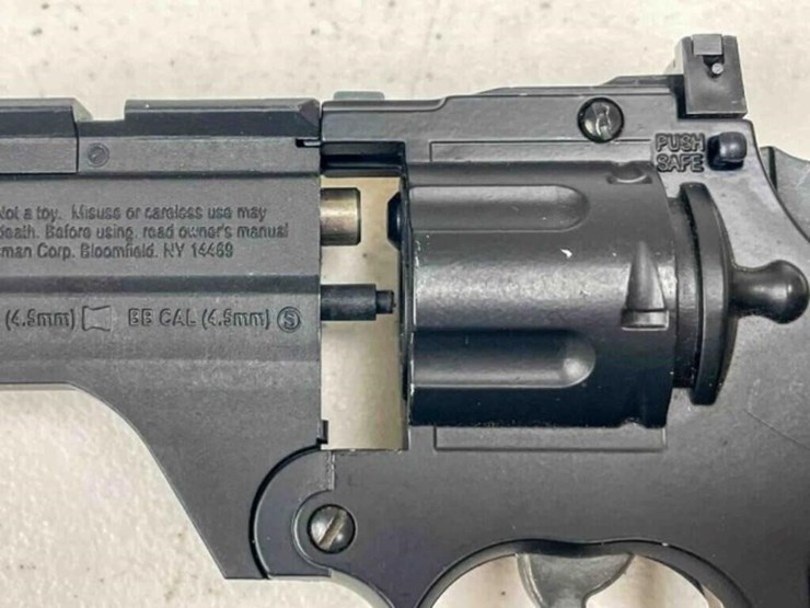 crosman-air-pistol-image-9