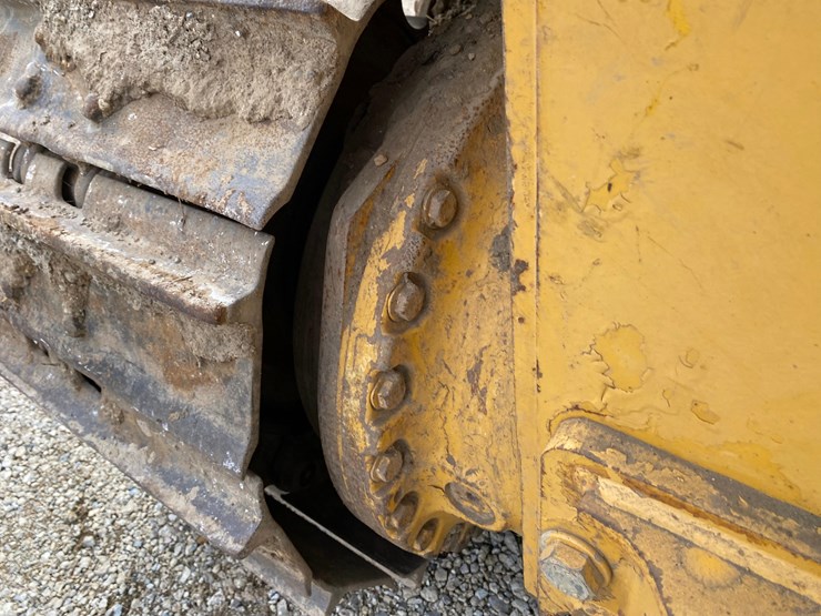 2005-deere-700h-image-27