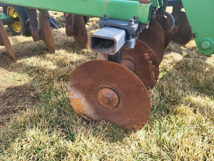 john-deere-2700-image-40