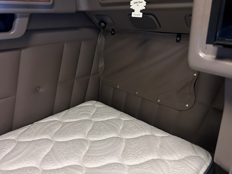 peterbilt-379-image-83