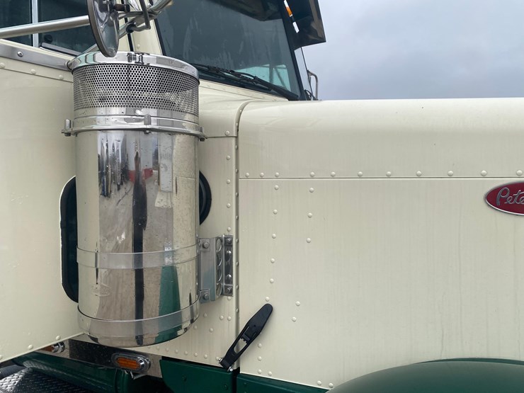 2002-peterbilt-379-image-6