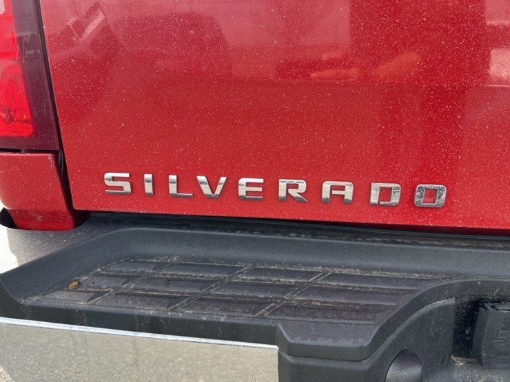 2011-chevrolet-silverado-2500-image-11