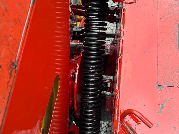 new-holland-489-image-12