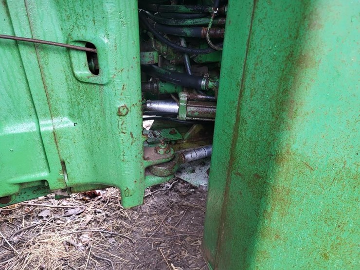 john-deere-8640-image-32