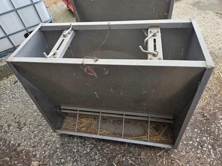 (3)-30"-stainless-double-sided-pig-feeders-image-7