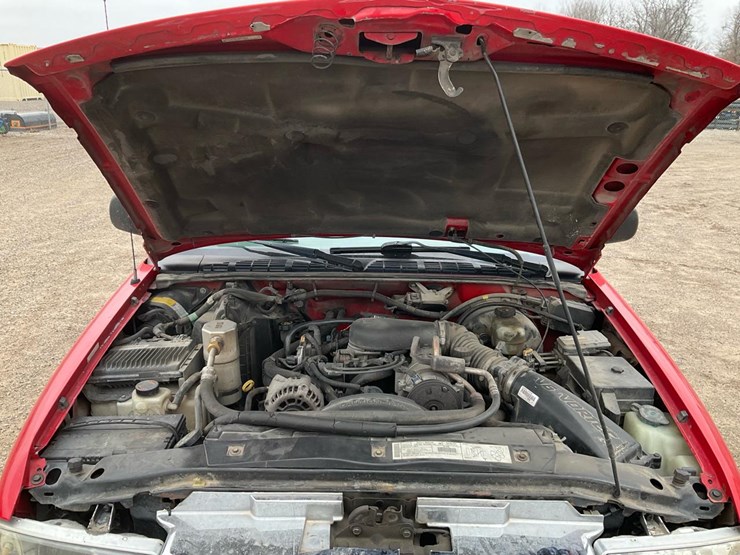 2000-chevrolet-s10-image-46