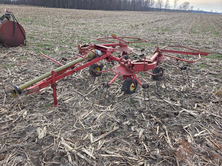 new-holland-163-image-5