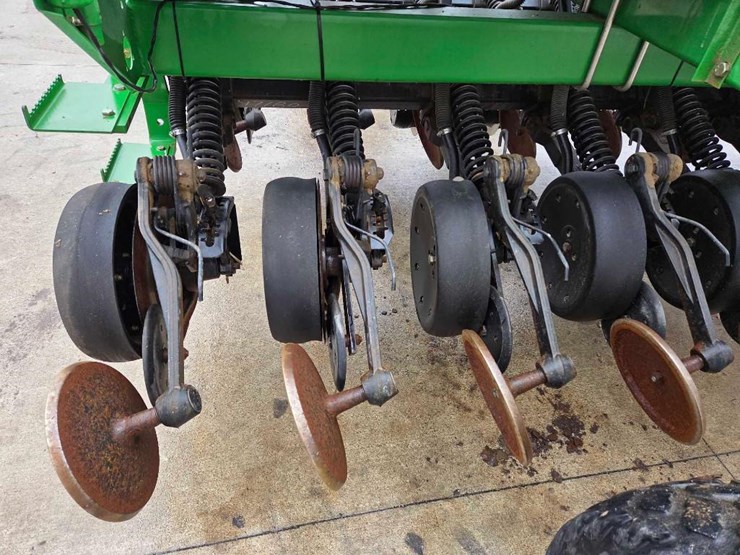 john-deere-1590-image-39