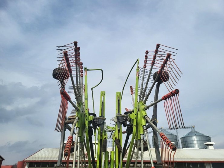 2017-claas-liner-2900-image-24