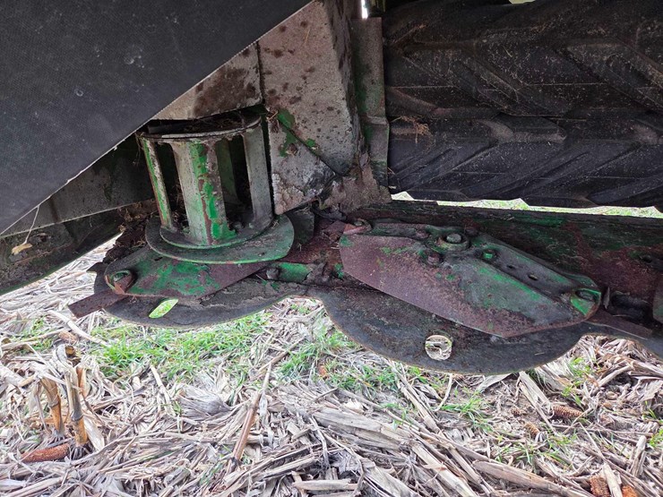 john-deere-630-image-8