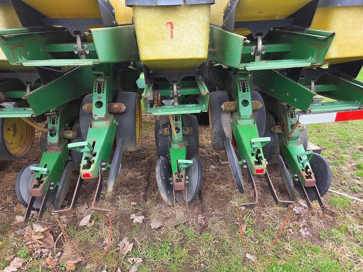 john-deere-7240-image-23