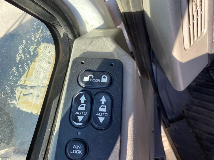 2011-international-prostar-image-58