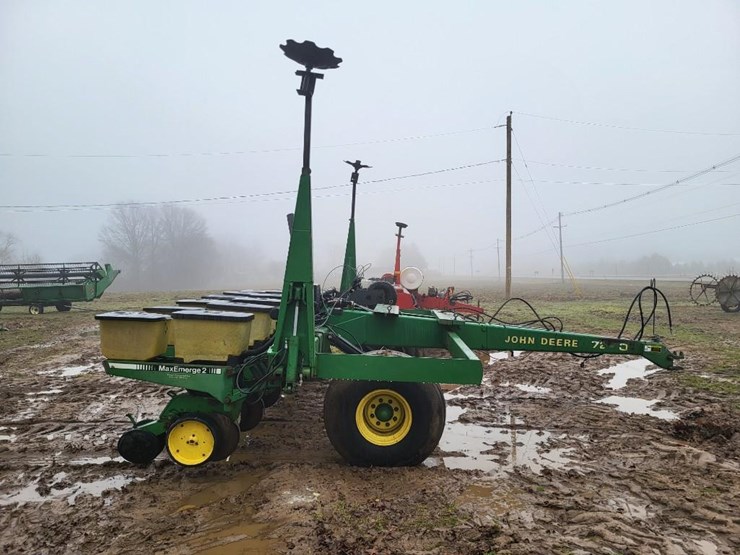 john-deere-7240-image-4