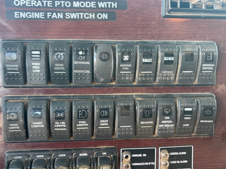 2013-western-star-4900-image-41