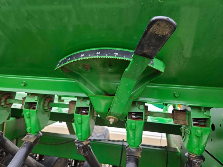 john-deere-1590-image-25