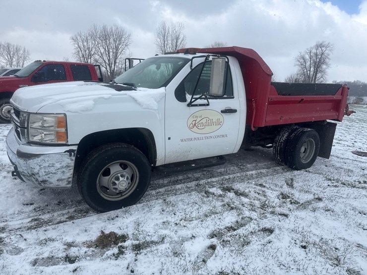chevrolet-3500-image-1