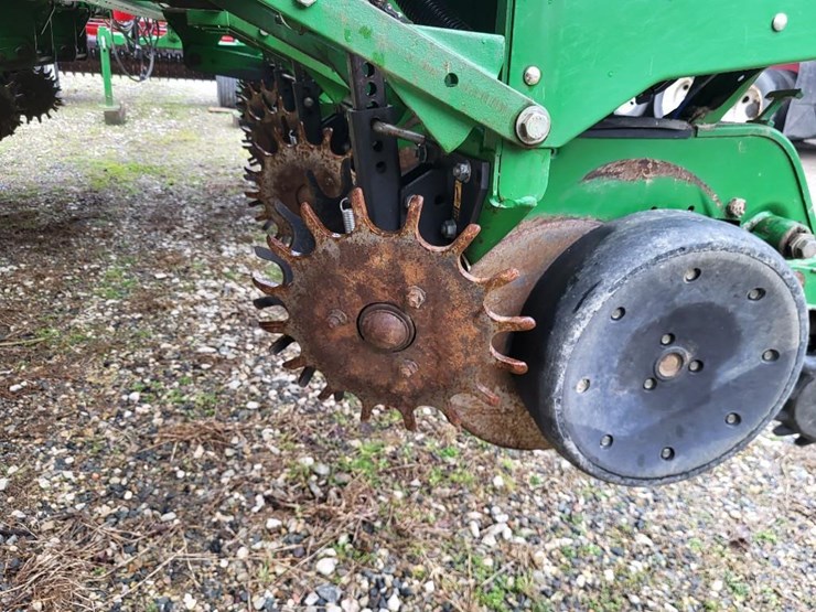 2010-john-deere-1770nt-image-48