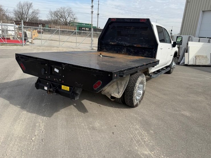 2024-chevrolet-silverado-3500-image-8