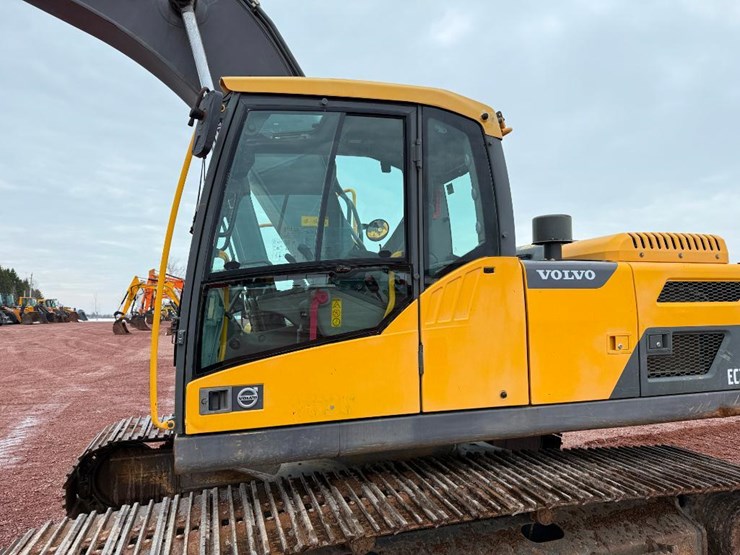 volvo-ec220dl-image-26