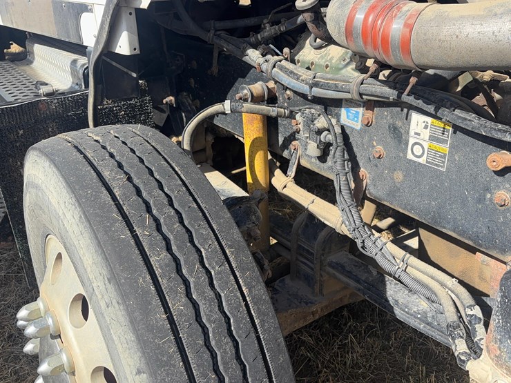 2002-kenworth-t800-image-16