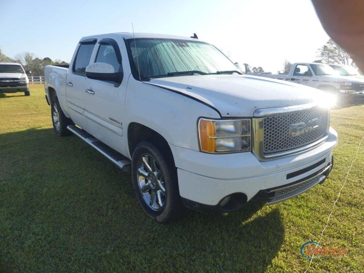2007-gmc-sierra-1500-denali-image-1