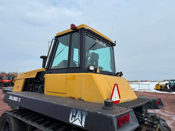 challenger-75-image-27