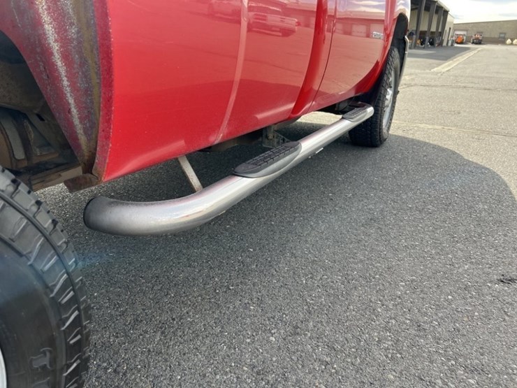 2011-chevrolet-silverado-2500-image-24