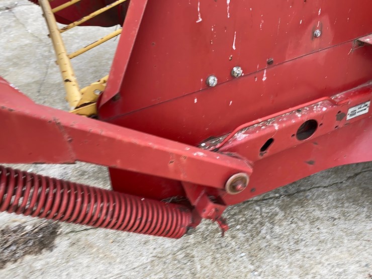 new-holland-144-image-12