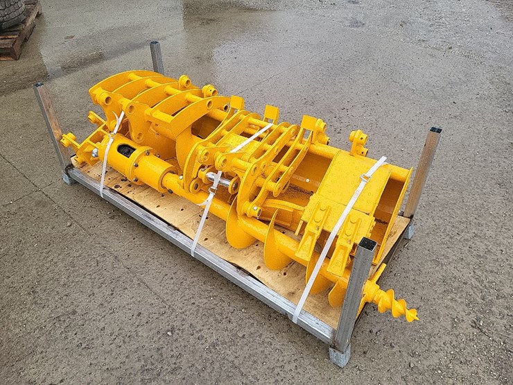 mini-mini-excavator-attachments-image-1