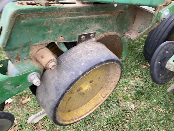 john-deere-7000-image-52