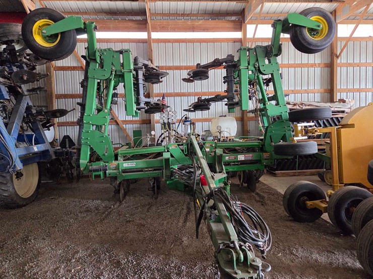 john-deere-2510l-image-31