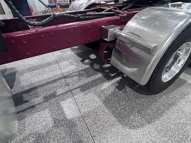 peterbilt-379-image-15