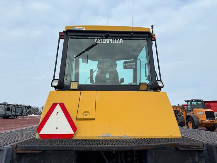 challenger-75-image-33