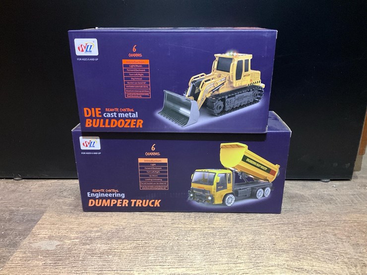 #852-•-remote-control-engineering-vehicles-(bulldozer-&-dump-truck)*-image-1