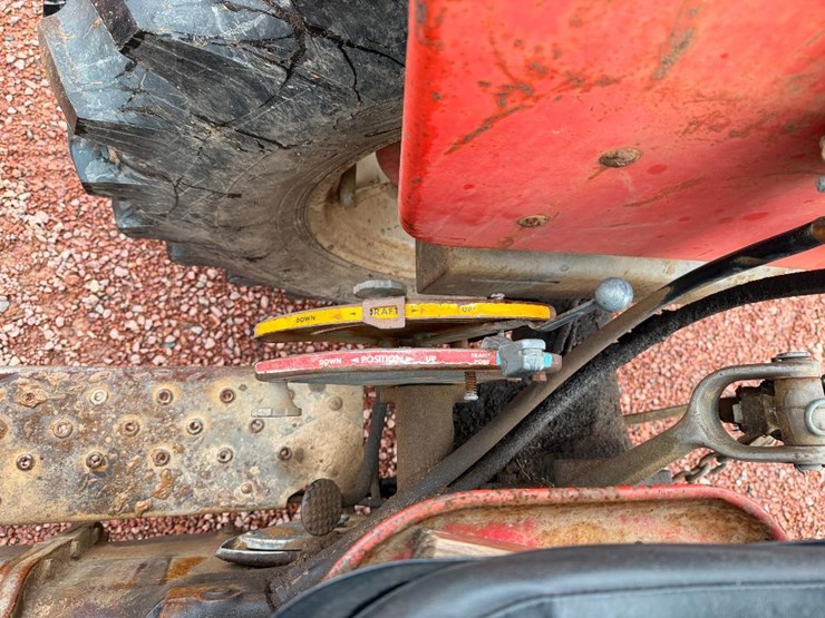 massey-ferguson-165-image-29