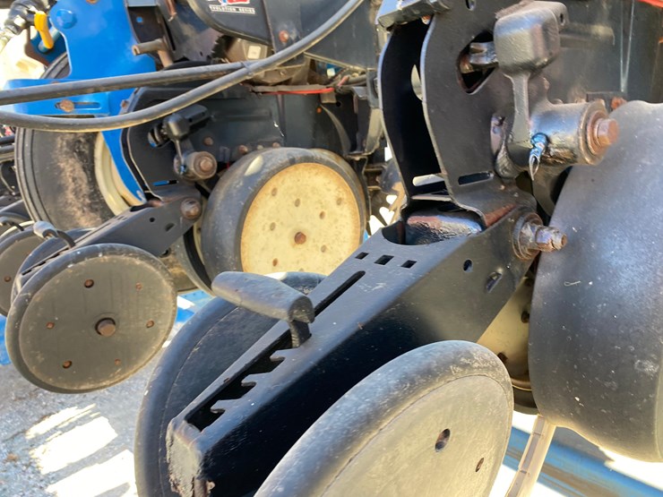 2009-kinze-3600-image-22