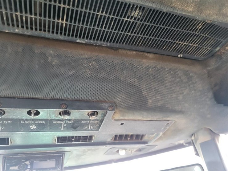 john-deere-8640-image-61