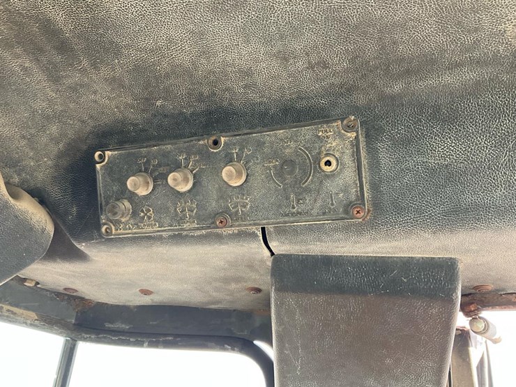 1982-case-580d-image-103