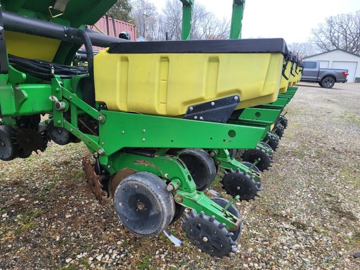 2010-john-deere-1770nt-image-49