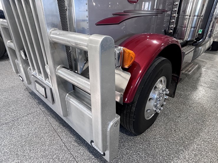 peterbilt-379-image-9