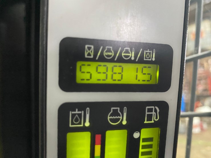 new-holland-l220-image-24