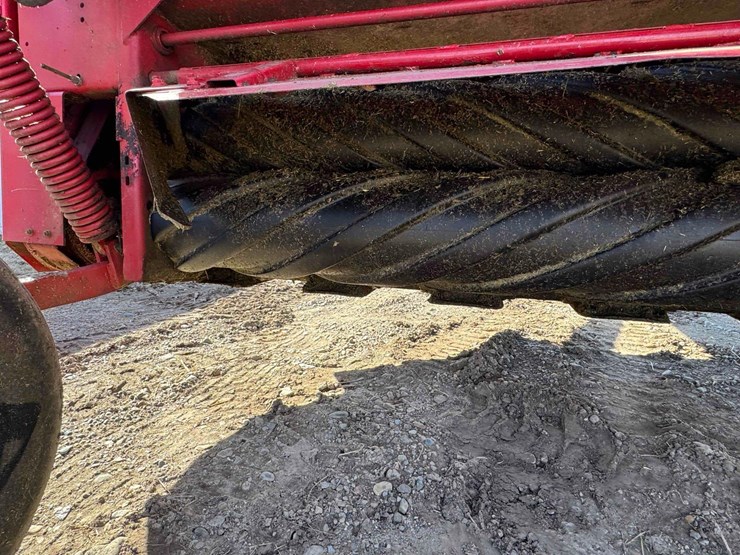 2012-new-holland-h7230-discbine,-rubber-conditioners,-10’4”-cut,-540-pto,--*ybn091009*---field-ready-image-15