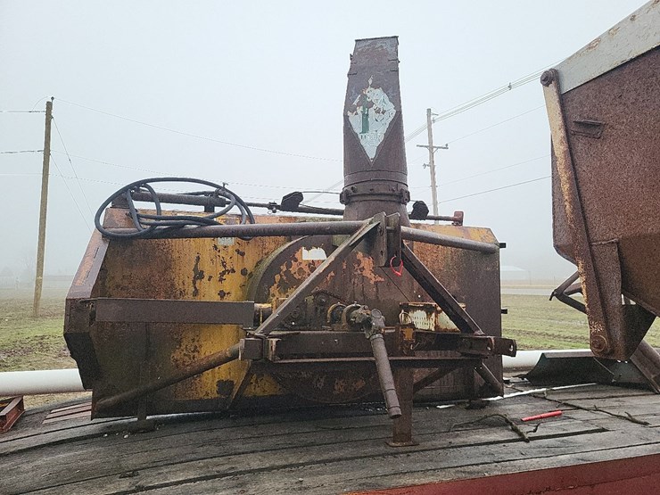 lorenze-double-auger-snowblower-image-1