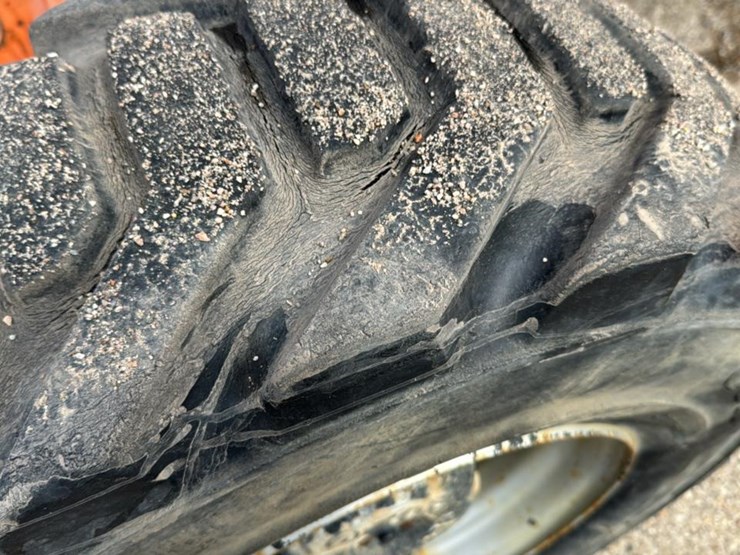 2005-jlg-400s-image-35