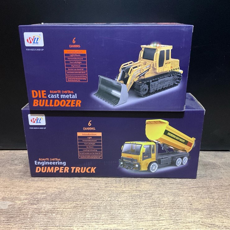 #3853 • Remote Control Engineering Vehicles (Bulldozer & Dump Truck)*