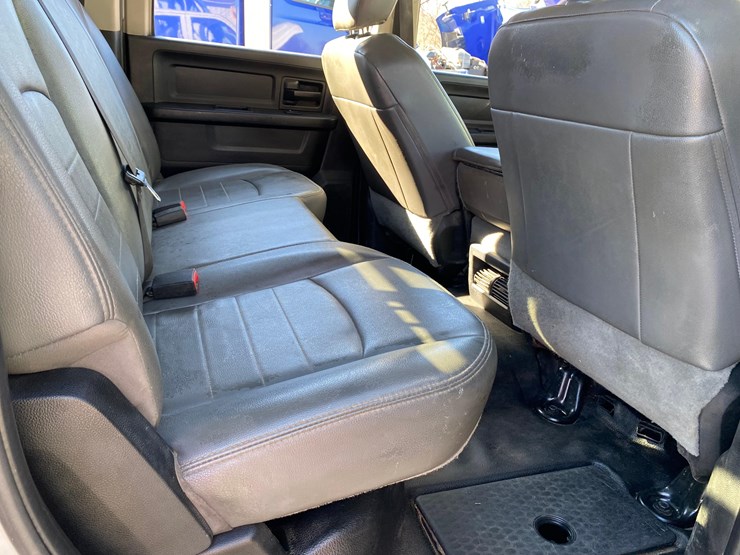 2018-dodge-2500-image-49