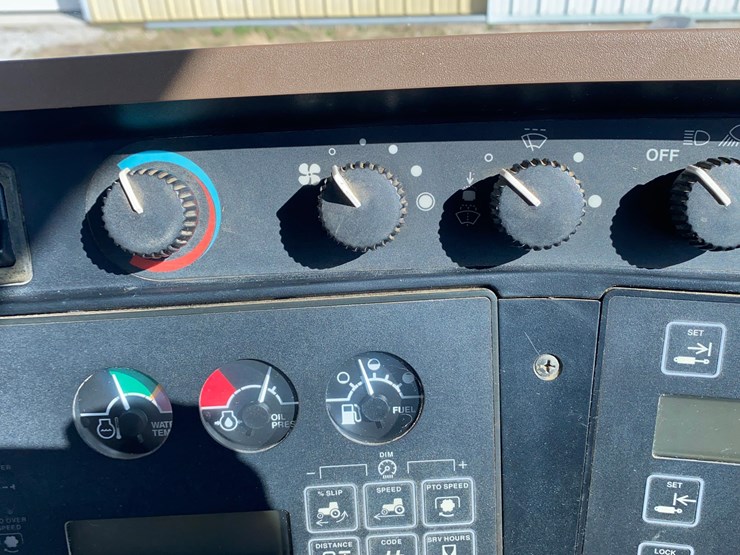 1998-john-deere-8300-image-56