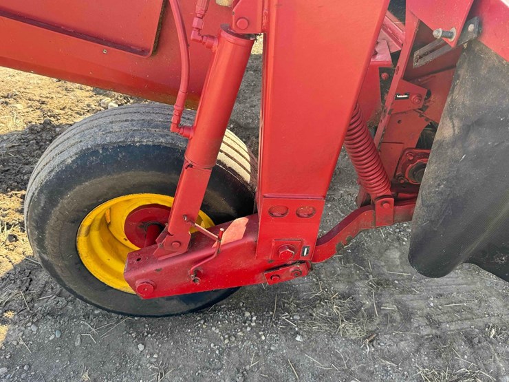 2012-new-holland-h7230-discbine,-rubber-conditioners,-10’4”-cut,-540-pto,--*ybn091009*---field-ready-image-12