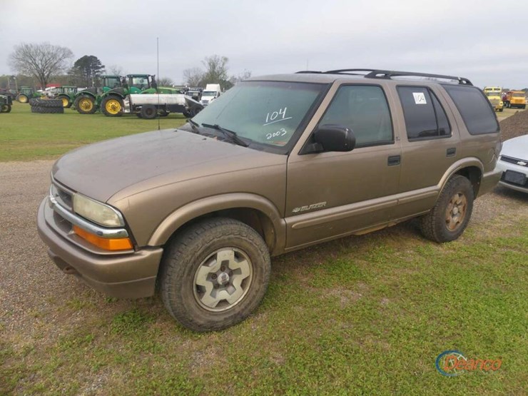 2003-chevrolet-blazer-image-9